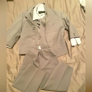 EUC 2T toddler 4 piece suit